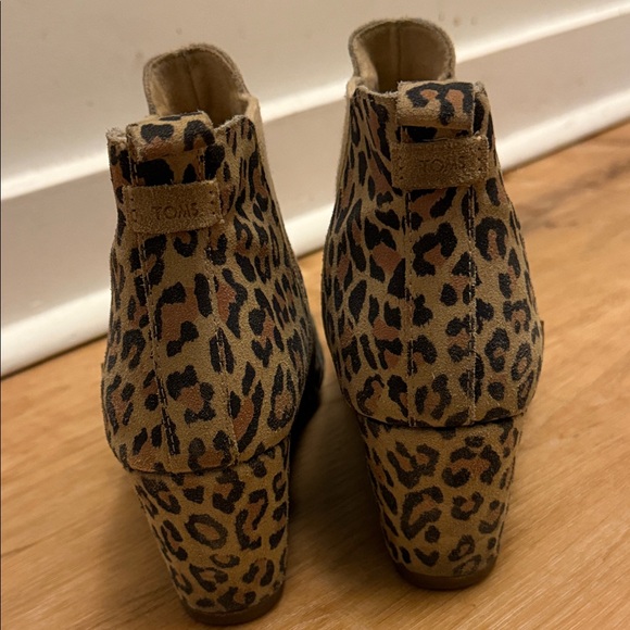 TOMS Leopard Print Wedge Ankle Bootie - Picture 7 of 13